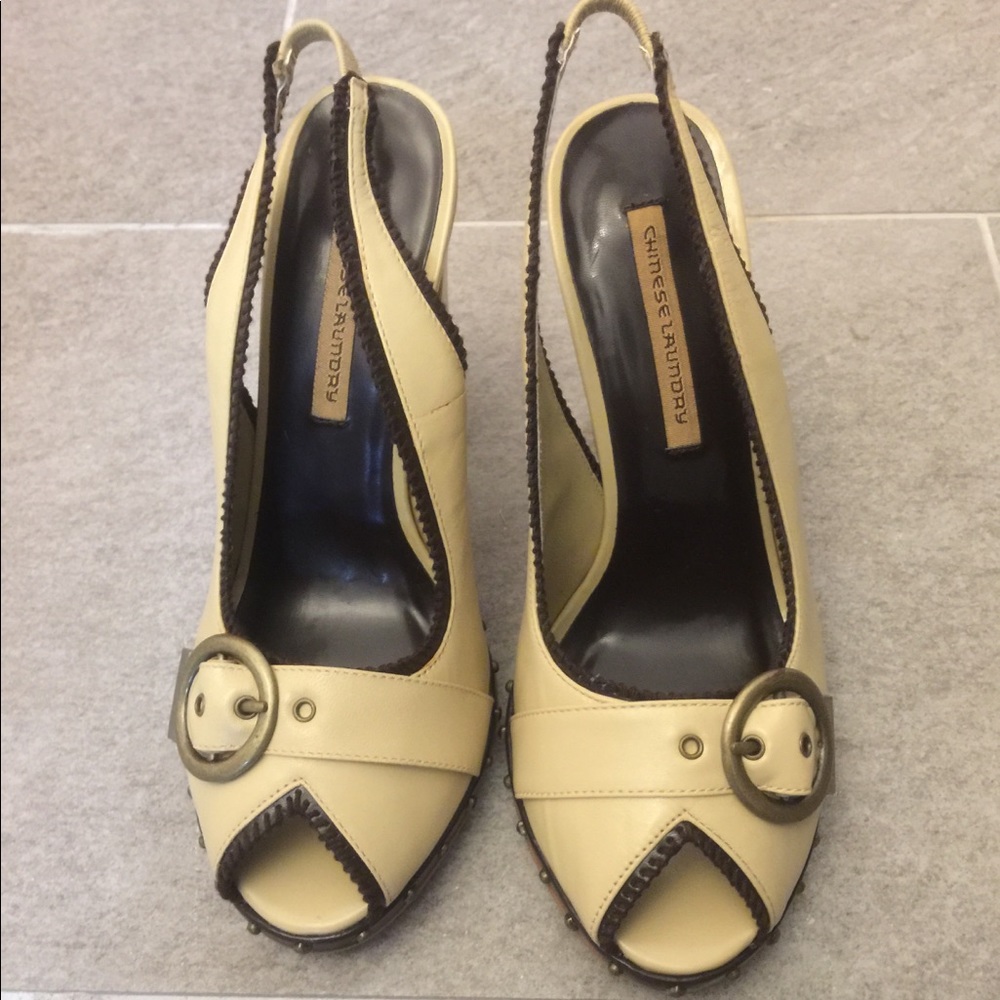 NIB Chinese Laundry platform pumps bone Sz 8